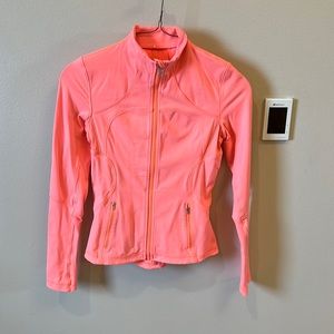 Lululemon jacket size medium. Beautiful spring color! Like new!